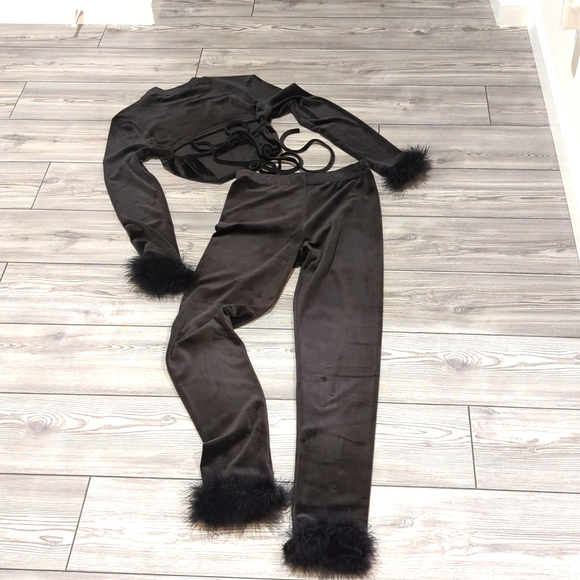 Hot & Delicious velvet pants and shirt set. Open tie back. Size L, fits like a M - Picture 2 of 3